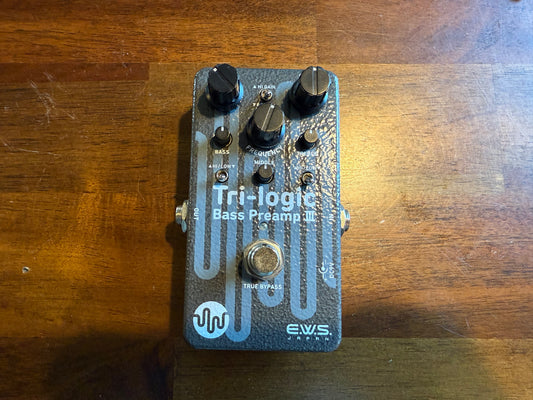E.W.S. Tri-Logic Bass Preamp iii