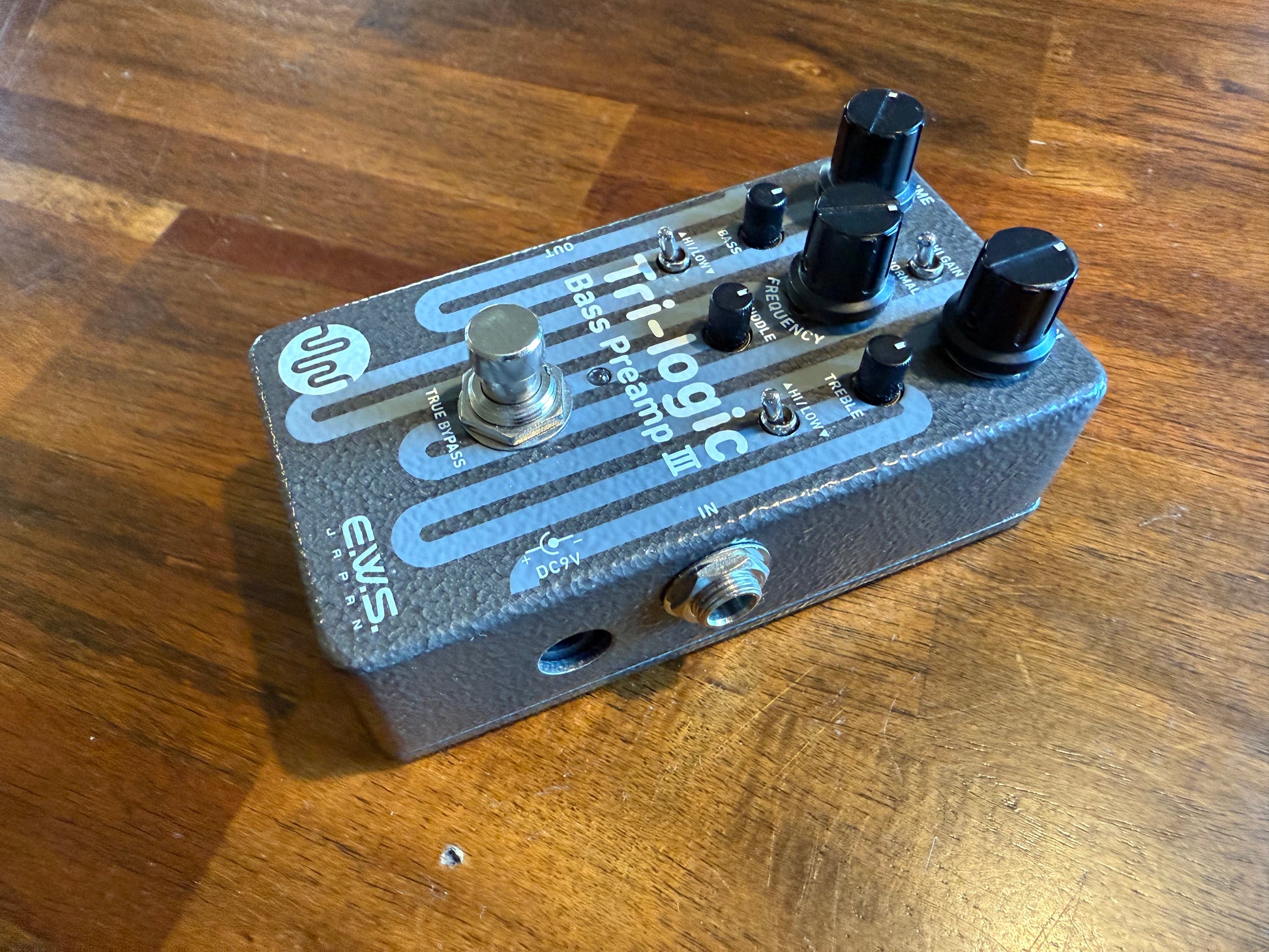 E.W.S. Tri-Logic Bass Preamp iii – Janek Gwizdala Music Store