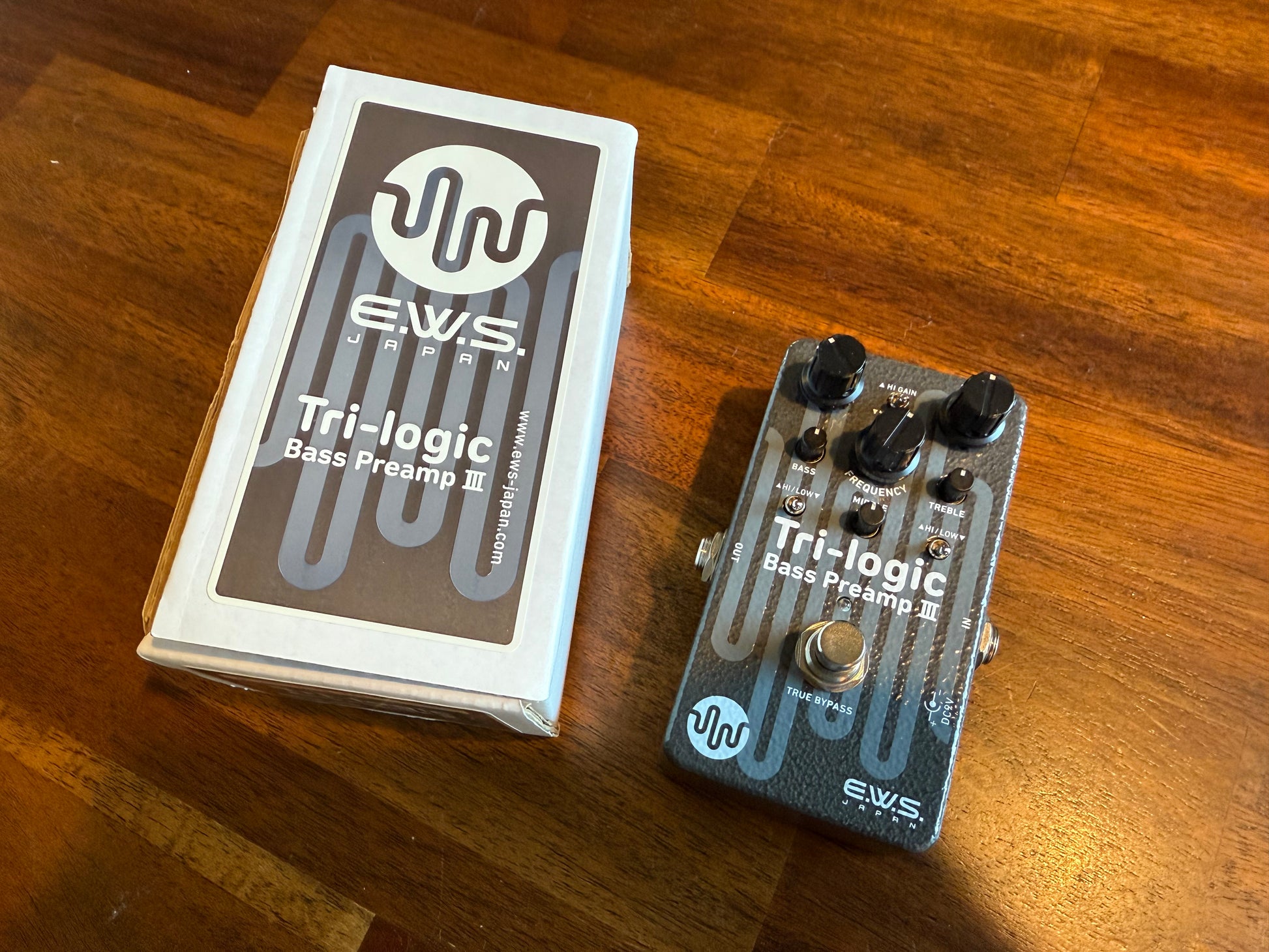 E.W.S. Tri-Logic Bass Preamp iii – Janek Gwizdala Music Store